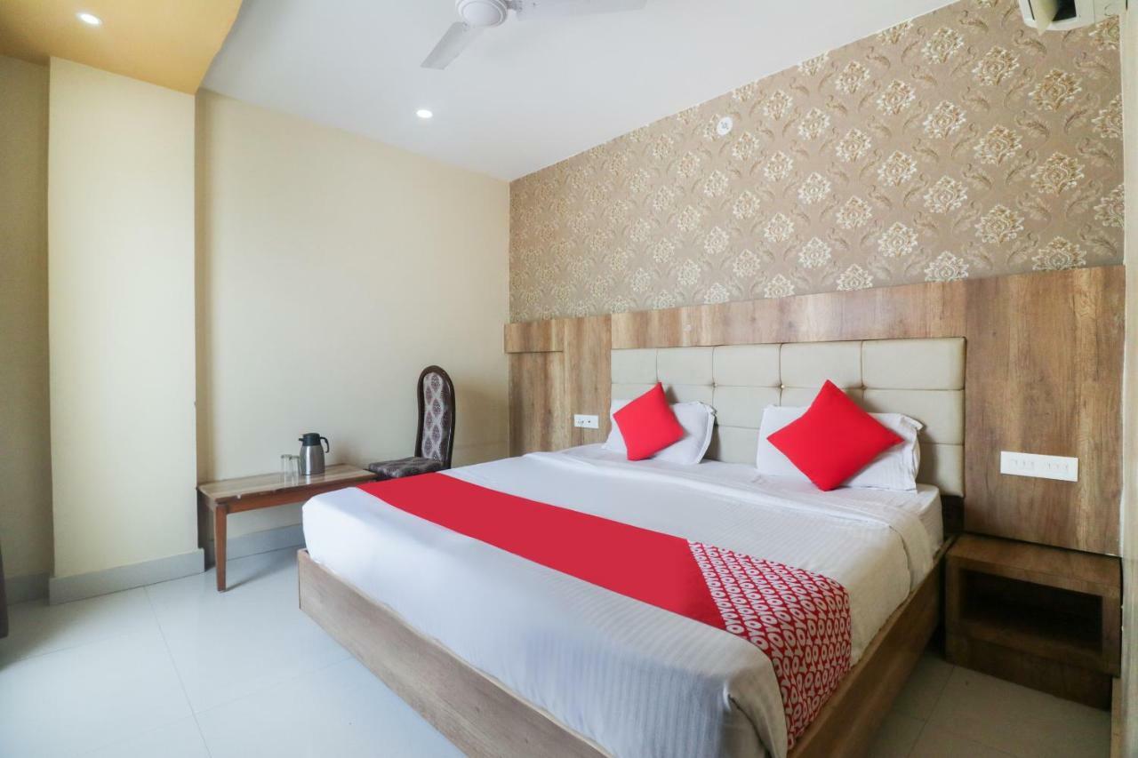 Hotel Oyo 48974 Shweta Residency 3*